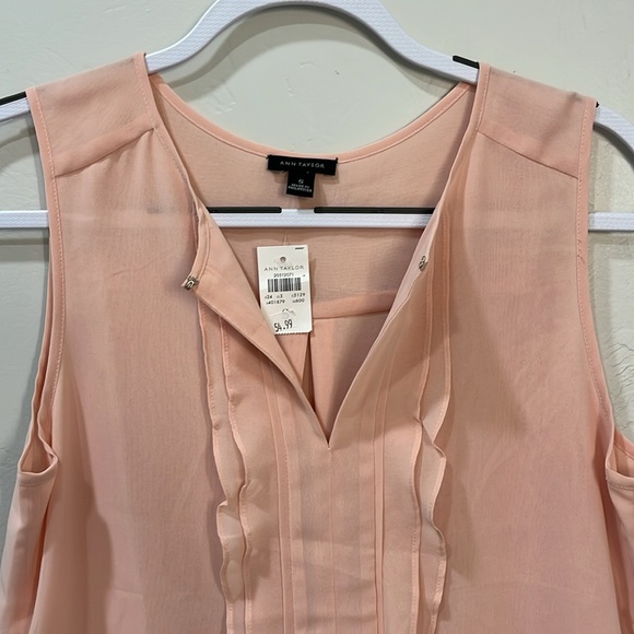NWT Ann Taylor Ruffle Top - Picture 3 of 4